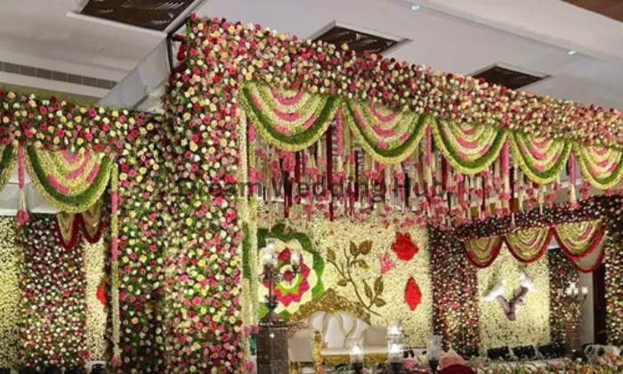 The Crazy Events - Decor