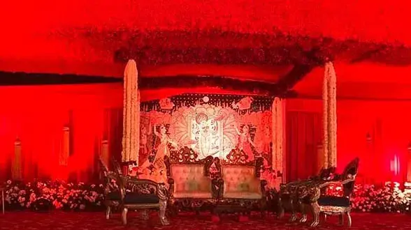 The Decor Waale