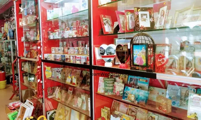 The Edge Gift Store