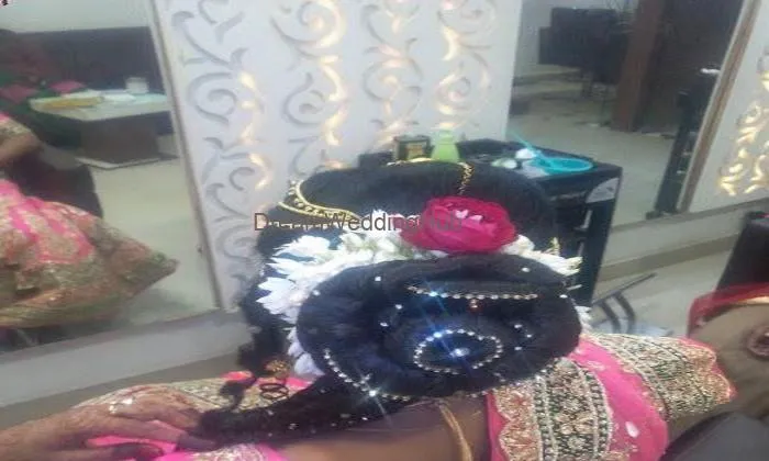 The Glamour Touch Beauty Parlour