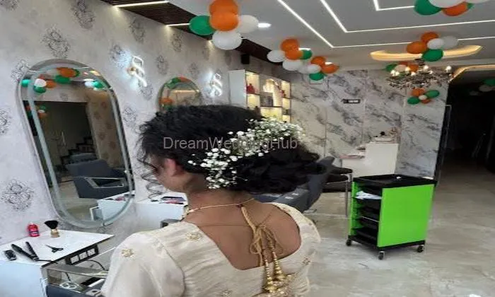 The Hair Lounge Luxury Salon