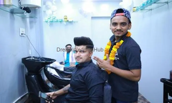 The Mirror Unisex Salon
