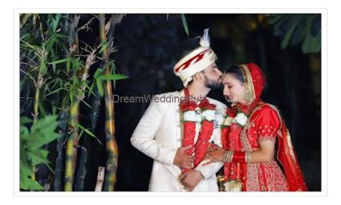 The Wedding Clicks