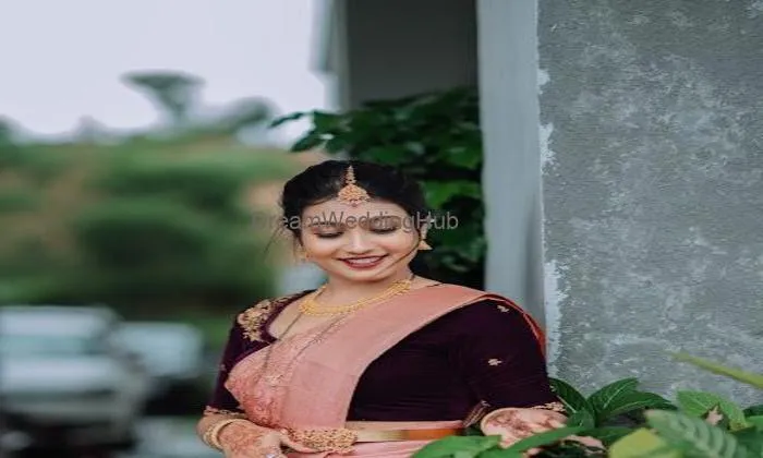 Thripthi’s Makeup Studio & Beauty Lounge