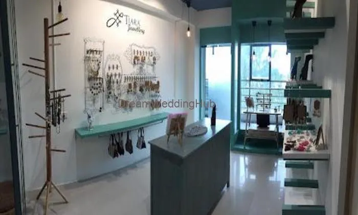Tiara Jewelry & Accessories