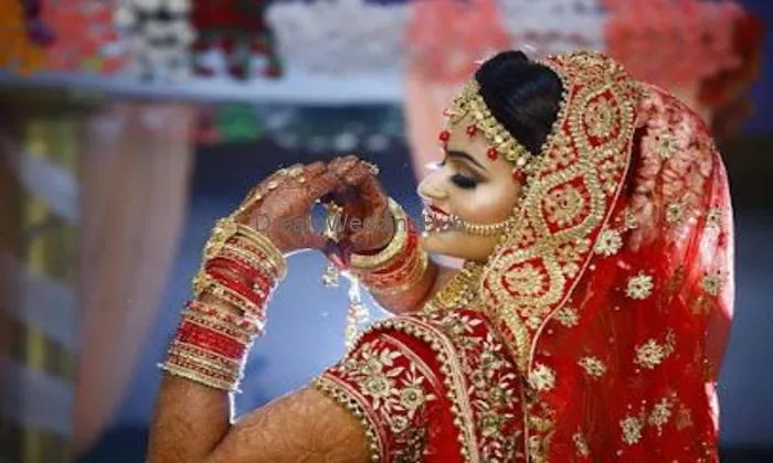 Titli Salon Prayagraj