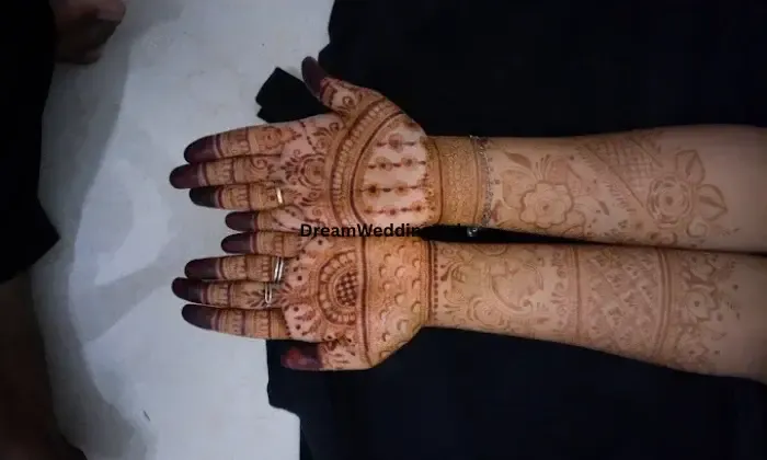 Tnaazmehandi By Tabbu
