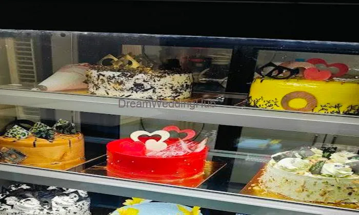 Top'n Town Ice Cream Parlour Makronia
