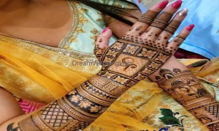 Uday Mehndi Arts Professional Bridal Mehandi Artist Celebrity Party Mehndi Kapurthala