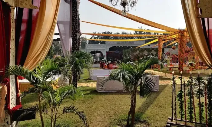 Umang Lawn