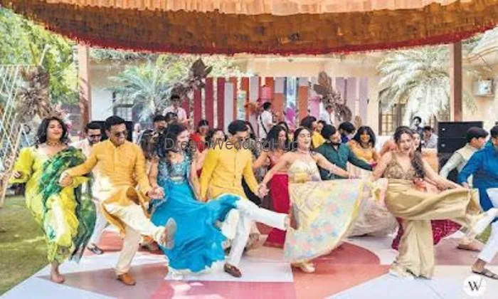Unique Dance Crew Dance Class In Indore