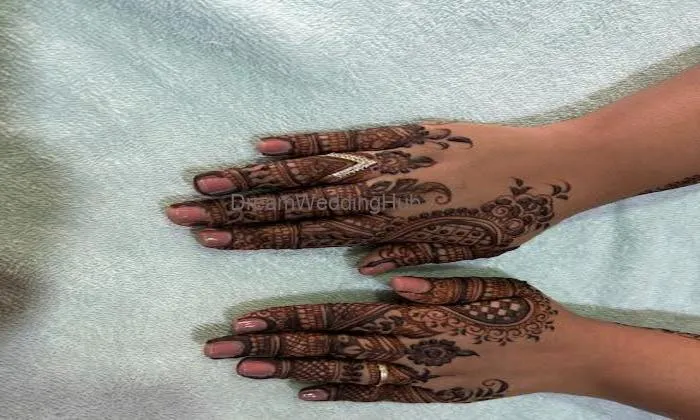 Upadhyay Vaishali Mehndi Arts And Class