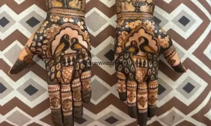 Urmi Mehendi Artist Palghar