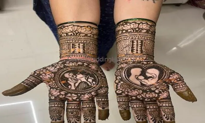 Urvashi Mehandi Art