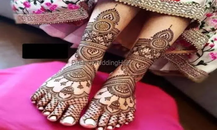 V K Mehandi Art