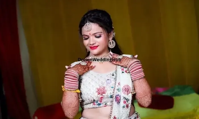 Vaishnavi Makeover Kaladhungi Nainital Uttarakhand