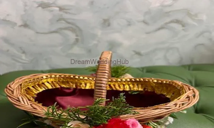 Vallimayil Flowers & Bouquet Shop,wedding Garlands, Car & Event Decorations | Trusted Florist In Madurai & Across India