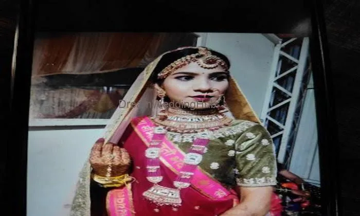 Vanshika Beauty Parlar Loha