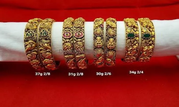 Vardhaman Jewellers And Bankers