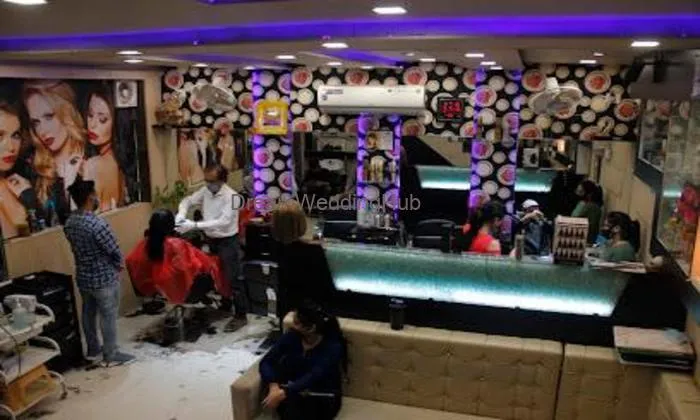 Vedhant Plaza's Hair And Beauty Academy