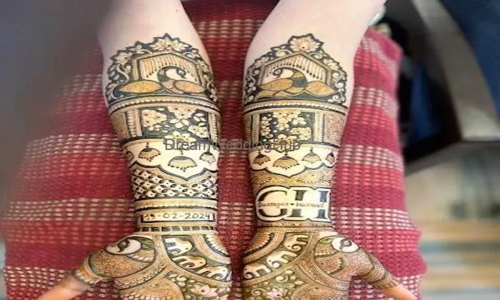 Vinay Mehandi Artist