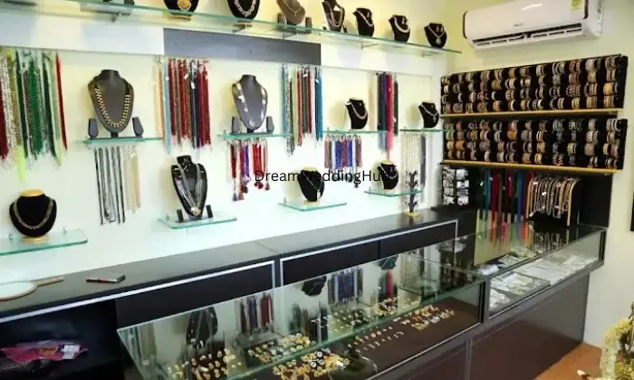 Vinees Collections