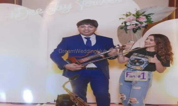 Violinist & Saxophonist – Live Performer India | Solo & Band”