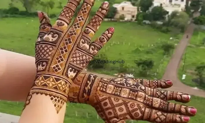 Vipin Mehandi Artist