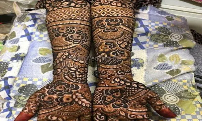 Visha Mehandi And Saree Preplats