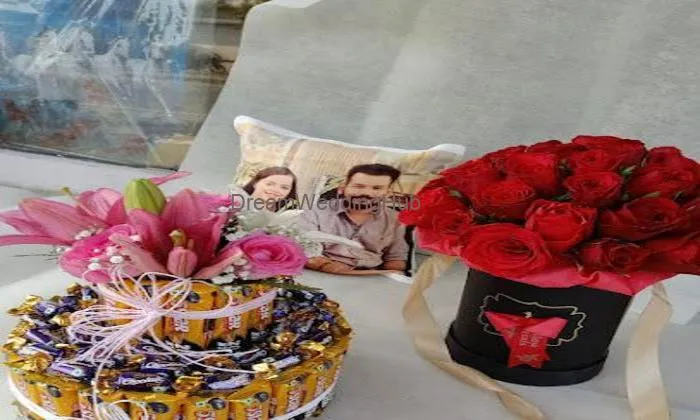 Yellow Petals : Online Flower Delivery In Haldwani & Rudrapur