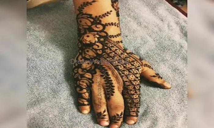 Yogita Mehendi Artist And Mehendi Classes