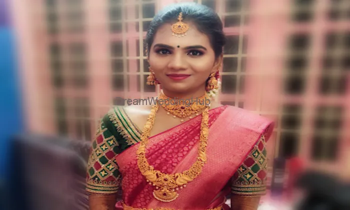 Yoyo Unisex Salon & Bridal Studio Yoyo Unisex Salon & Bridal Studio