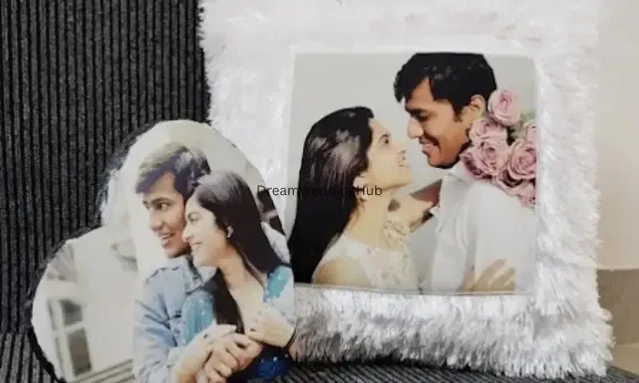 Zara Hatke Gifts
