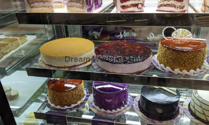 Zelebrae Pastries