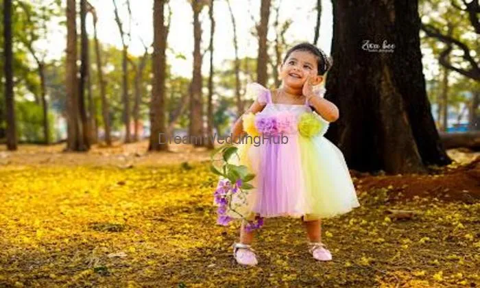 Ziva Bee Newborn Photography Studio