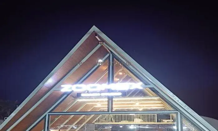 Zoomax Beach Studio