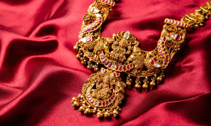 Zr Ornaments
