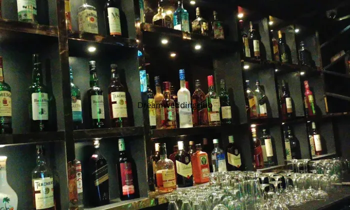 Zuki Lounge And Pub