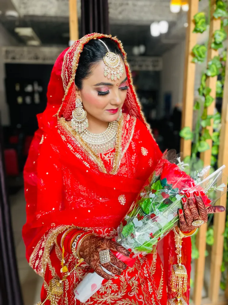 Bridal Makeup Artist portfolio by THE COLOUR BAR SALON in Hoshiarpur - Photo 4