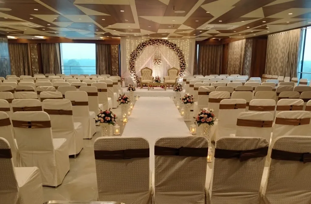Wedding Venue portfolio by Hotel Silvera Grand in Ahmedabad - Photo 10