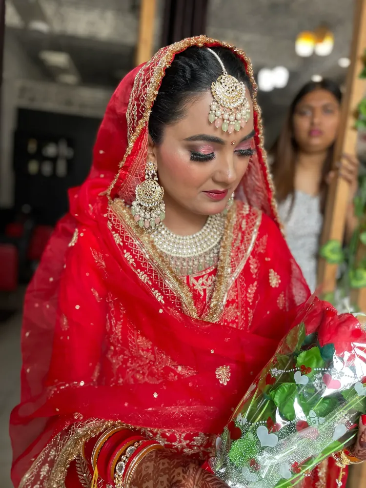 Bridal Makeup Artist portfolio by THE COLOUR BAR SALON in Hoshiarpur - Photo 5